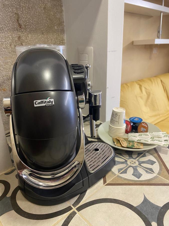 Dimora In Centro Acomodação com café da manhã Trani Exterior foto